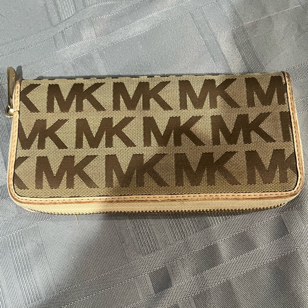 Vintage Michael Kors Monogram Brown Clutch - Picture 2 of 15